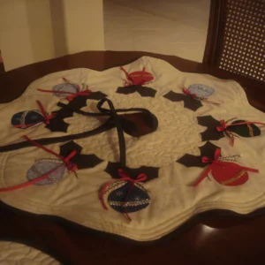 Holly & Bows Tree Skirt